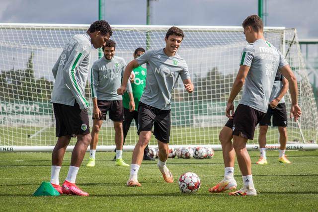 唐斯27+16尼克斯送黄蜂7连败 雷霆大胜猛龙