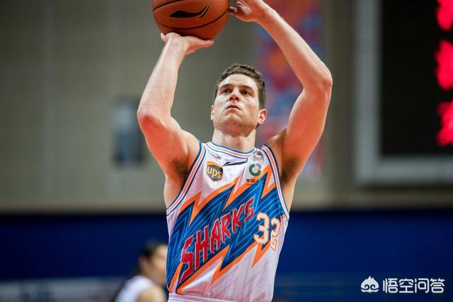 现代足球高手论剑 胜败就在一个指尖